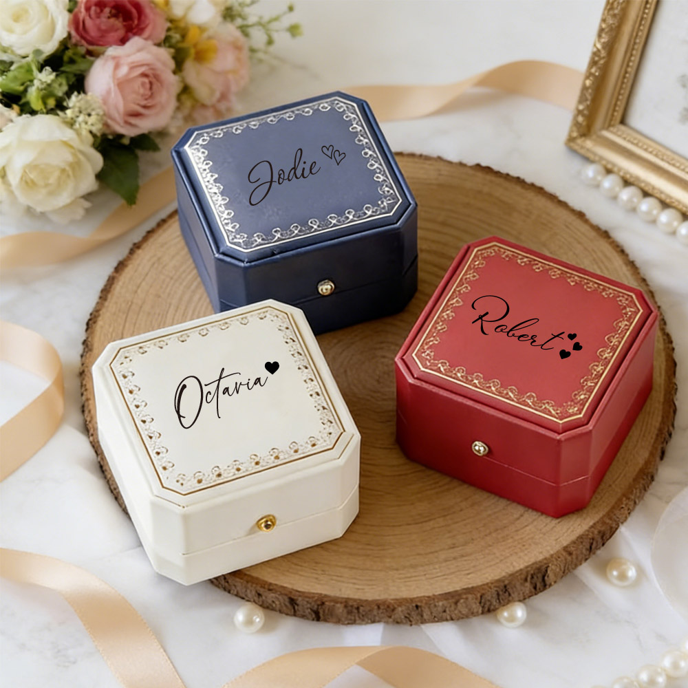 Personalized Faux Leather Ring - Velvet Jewelry Box recension och pris