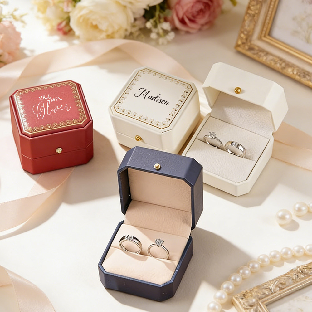 Personalized Faux Leather Ring - Velvet Jewelry Box recension och pris