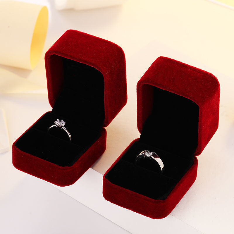 Square Red Engagement Velvet E - Velvet Jewelry Box recension och pris