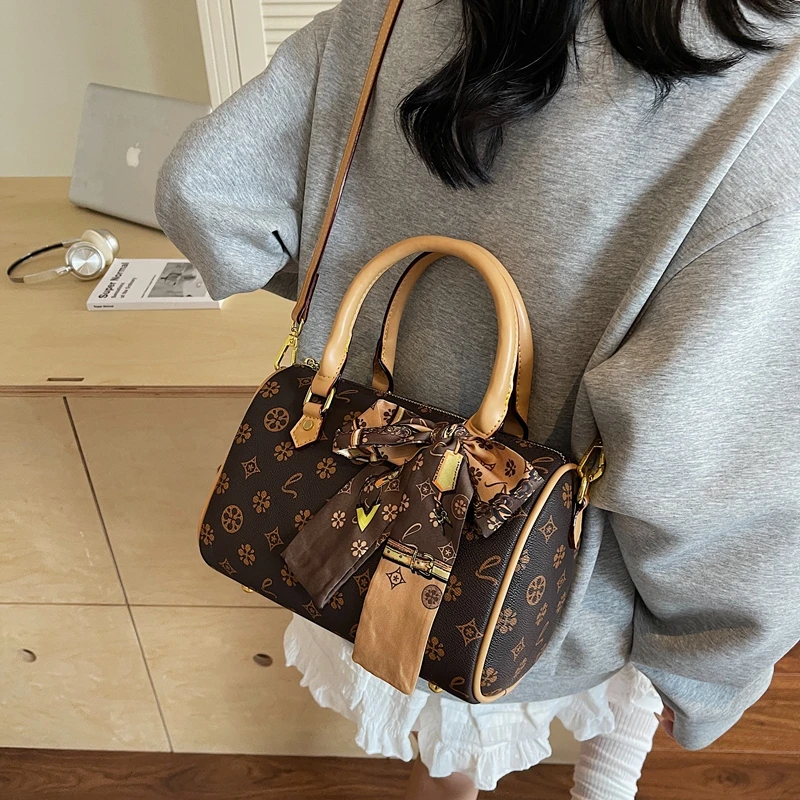 Elegant Women Luxury Leather F - Luxury Lifestyle Handbags recension och pris