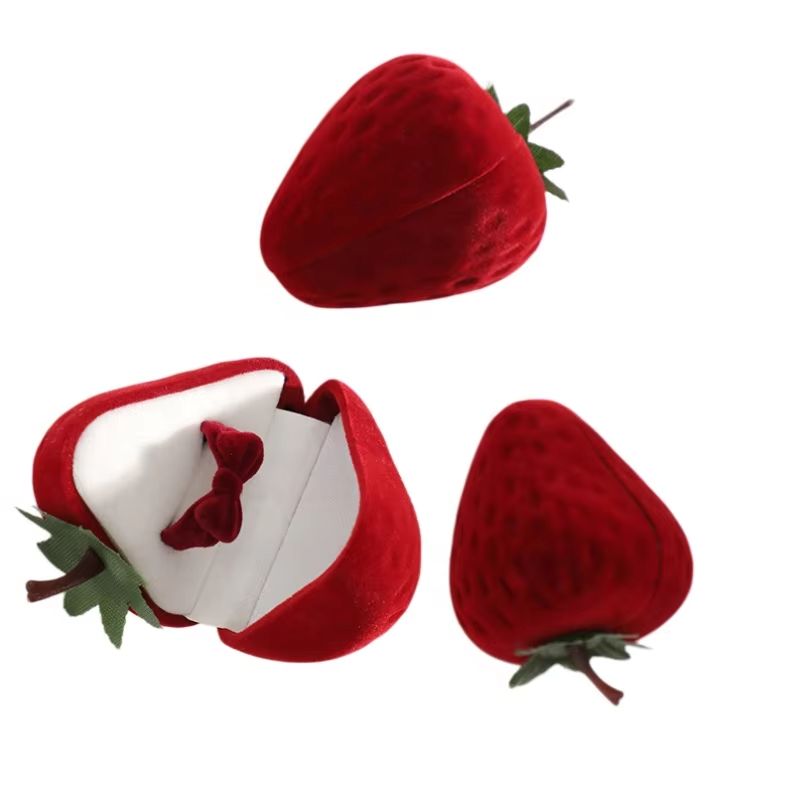 Cute Strawberry Ring Box Straw - Velvet Jewelry Box recension och pris
