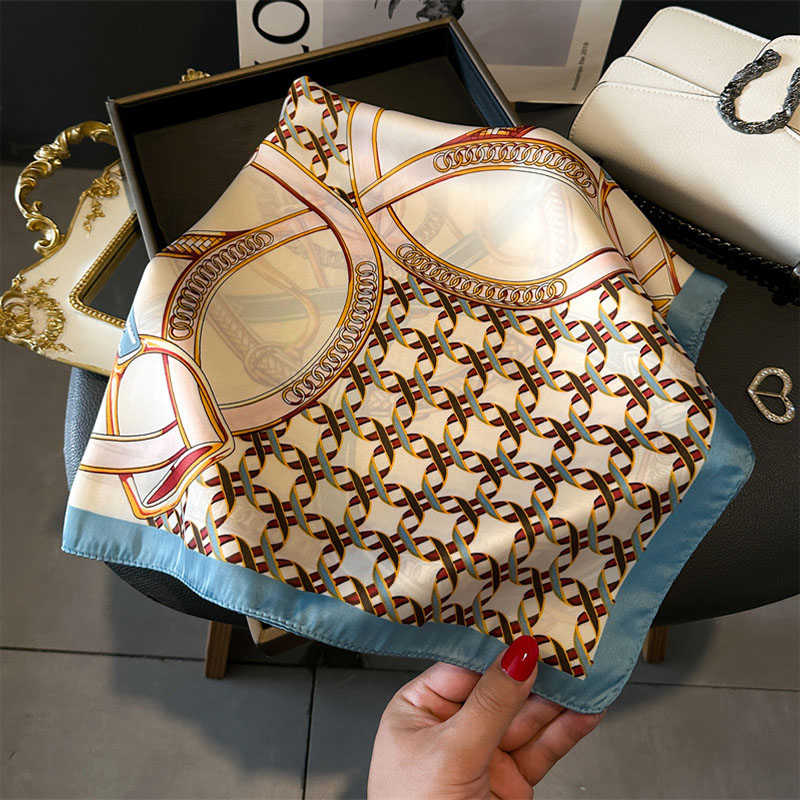 Luxury Female Square Scarf Cha - Luxury Lifestyle Women recension och pris